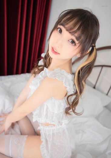 黄蓉黄色小说_BD迅雷电影在线