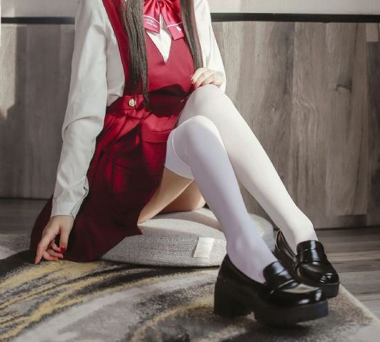 《年轻的寡妇》完整版_BD英语超清在线观看