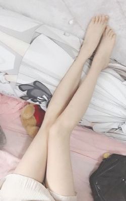 女女百合舌伸湿润腿间电影_4K迅雷电影在线